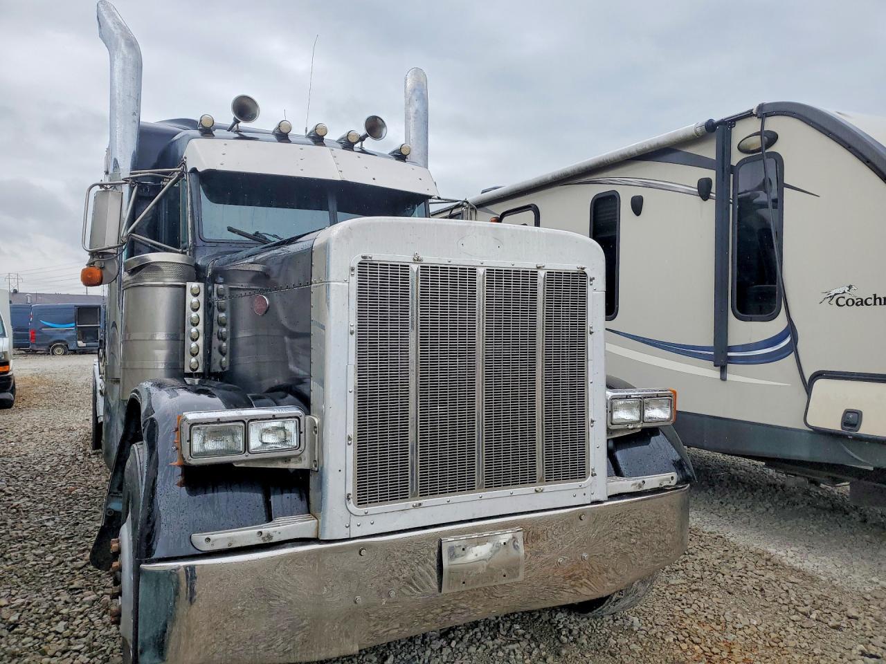 2005 Peterbilt 379