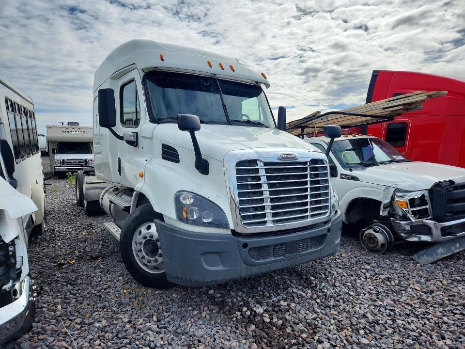 2020 Freightliner Cascadia 113 Semi Truck