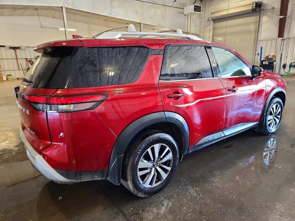 2022 Nissan Pathfinder SL