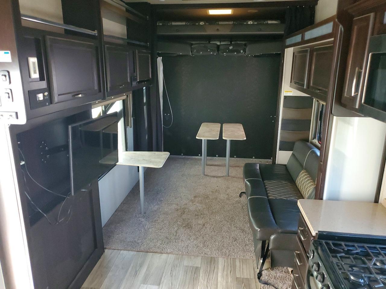2019 Genesis Supreme Camper