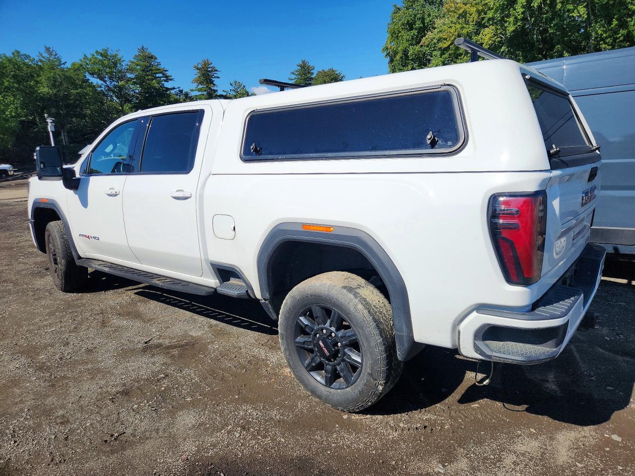 2024 GMC Sierra K2500 AT4