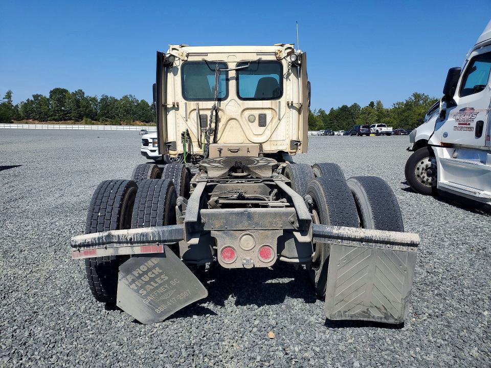 2015 Freightliner Cascadia 125 Semi Truck