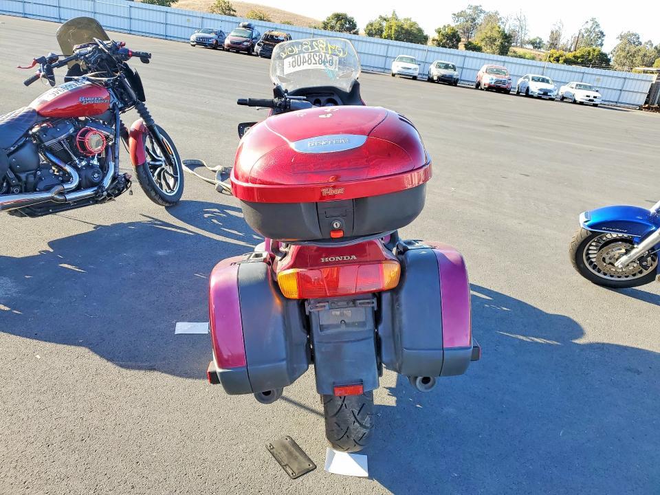 2002 Honda ST1100