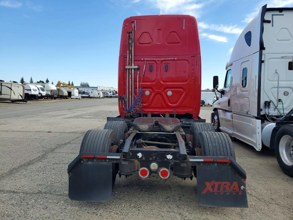 2017 Freightliner Cascadia 125 Semi Truck