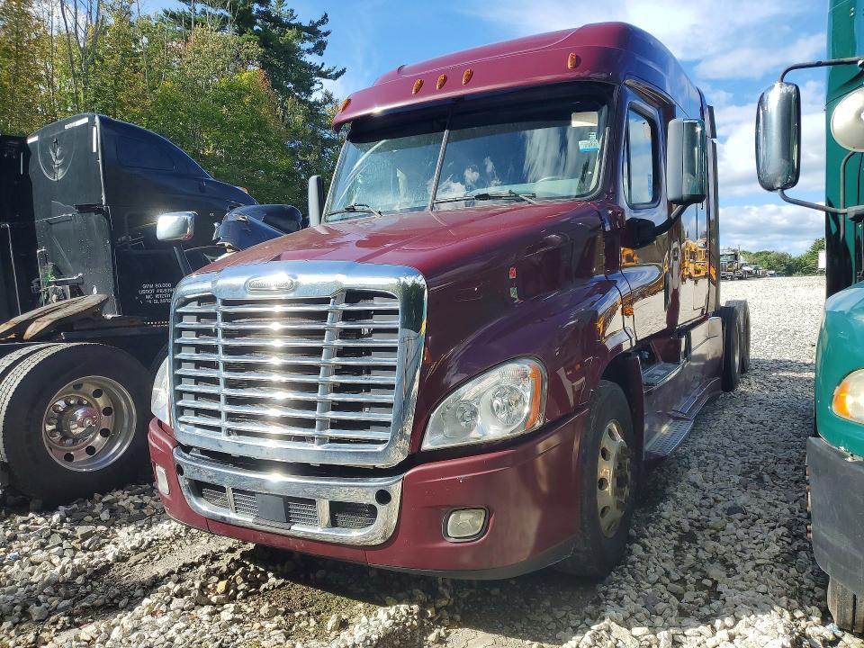 2018 Freightliner Cascadia 125 Semi Truck