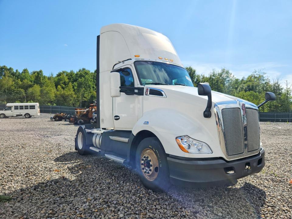 2019 Kenworth T680 Semi Truck