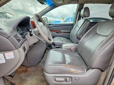 2005 Toyota Sienna XLE