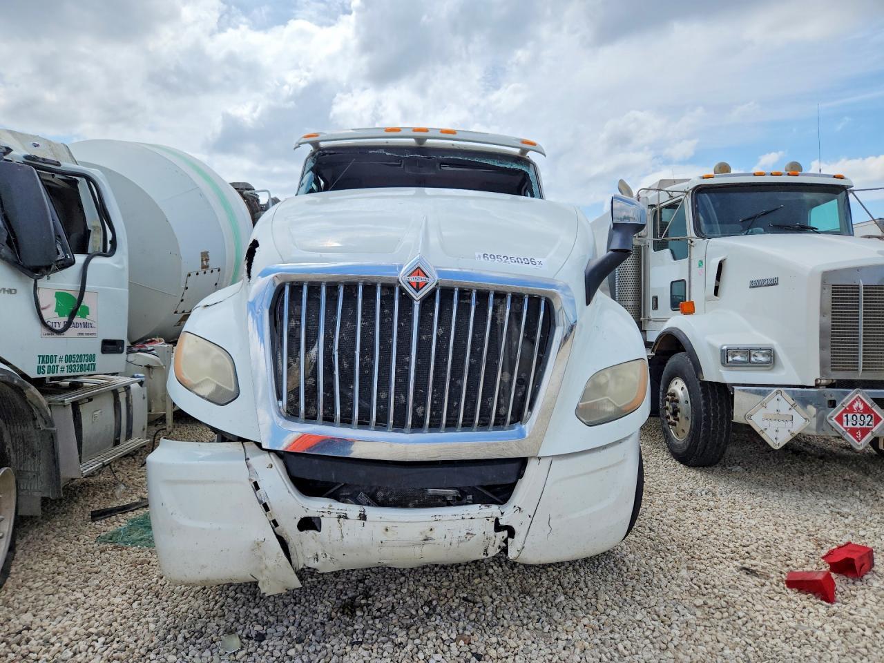 2018 International LT625 Semi Truck