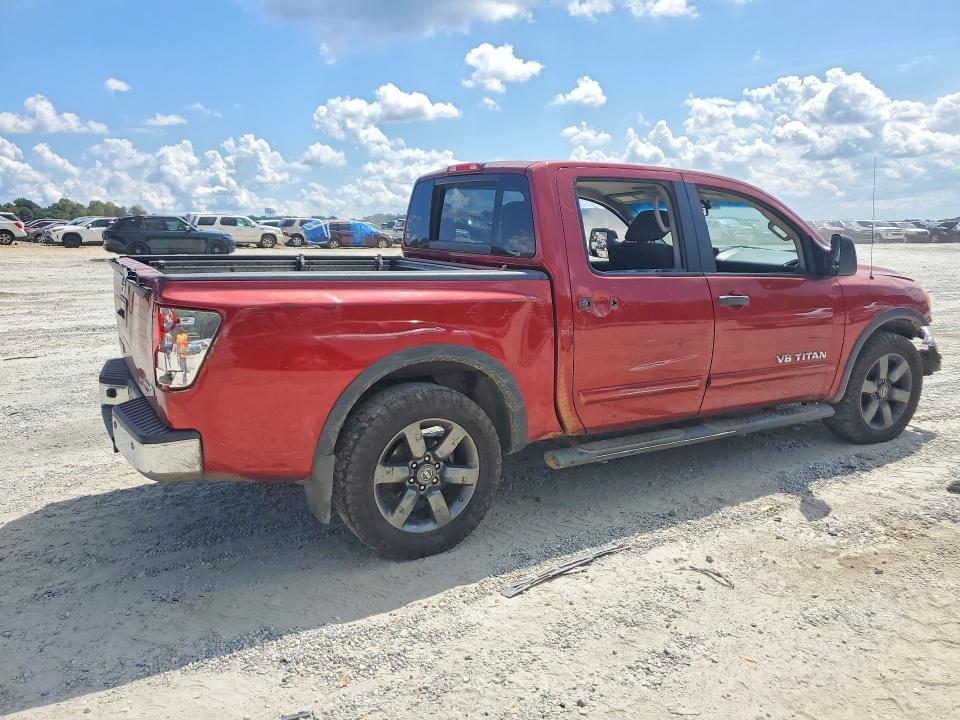 2015 Nissan Titan SV