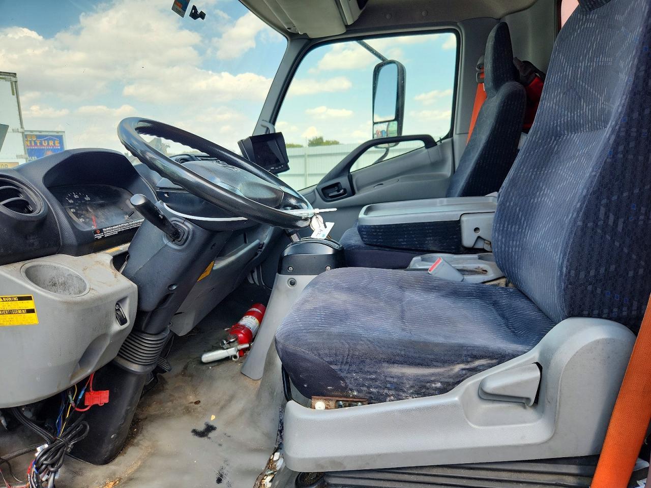 2018 Hino 195 BOX Truck