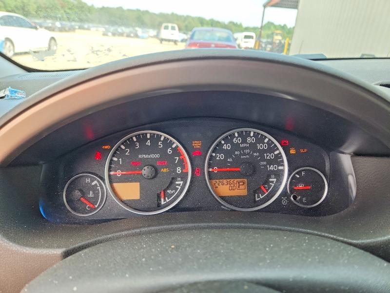 2005 Nissan Pathfinder XE