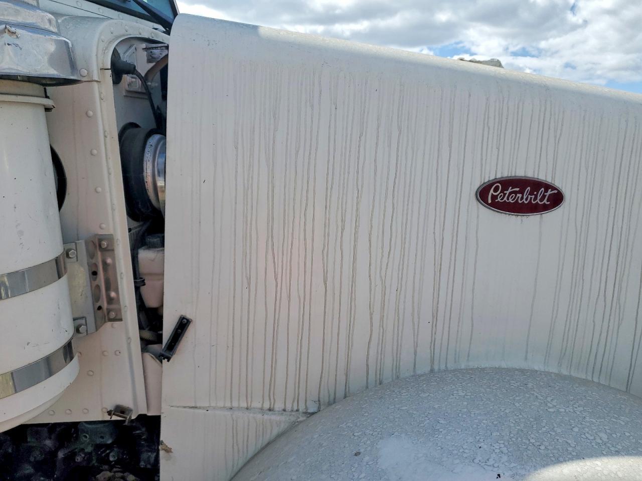 2006 Peterbilt 357 Dump Truck