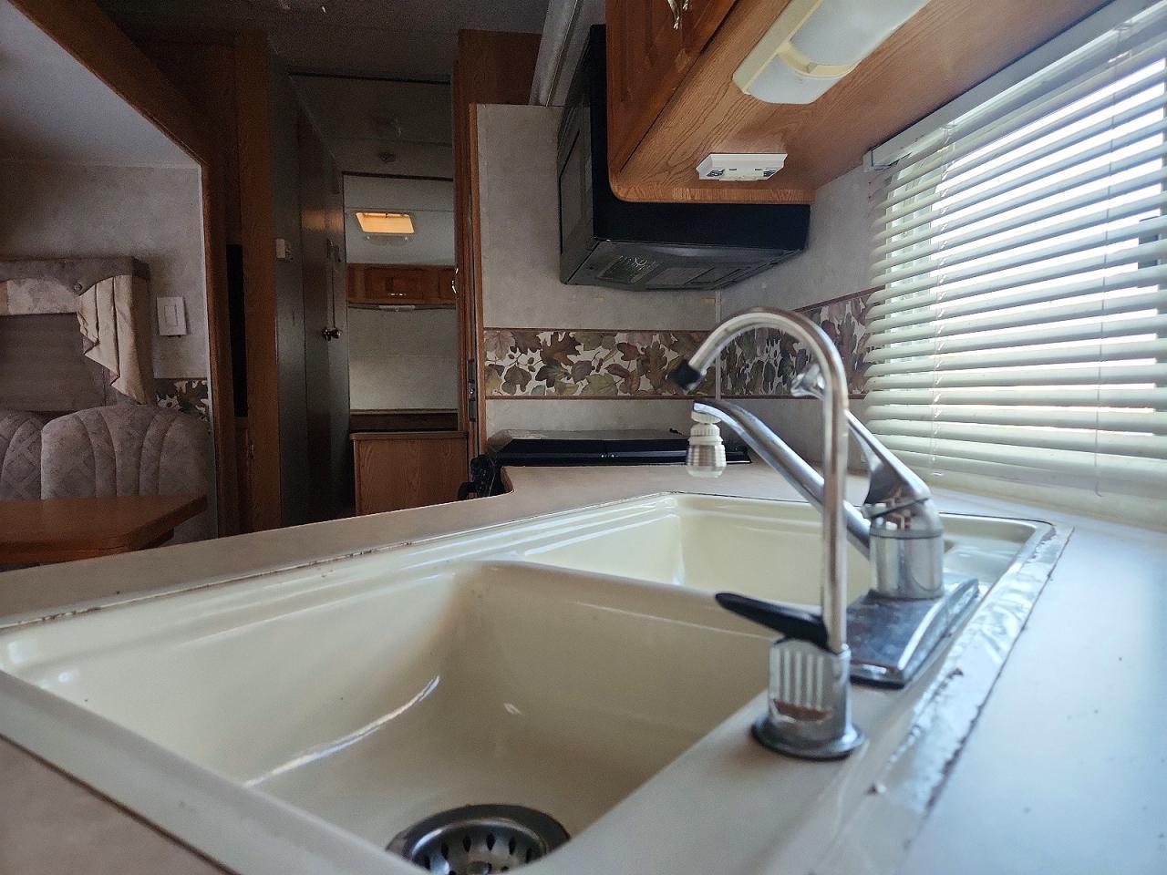 2001 Keystone Laredo Camper