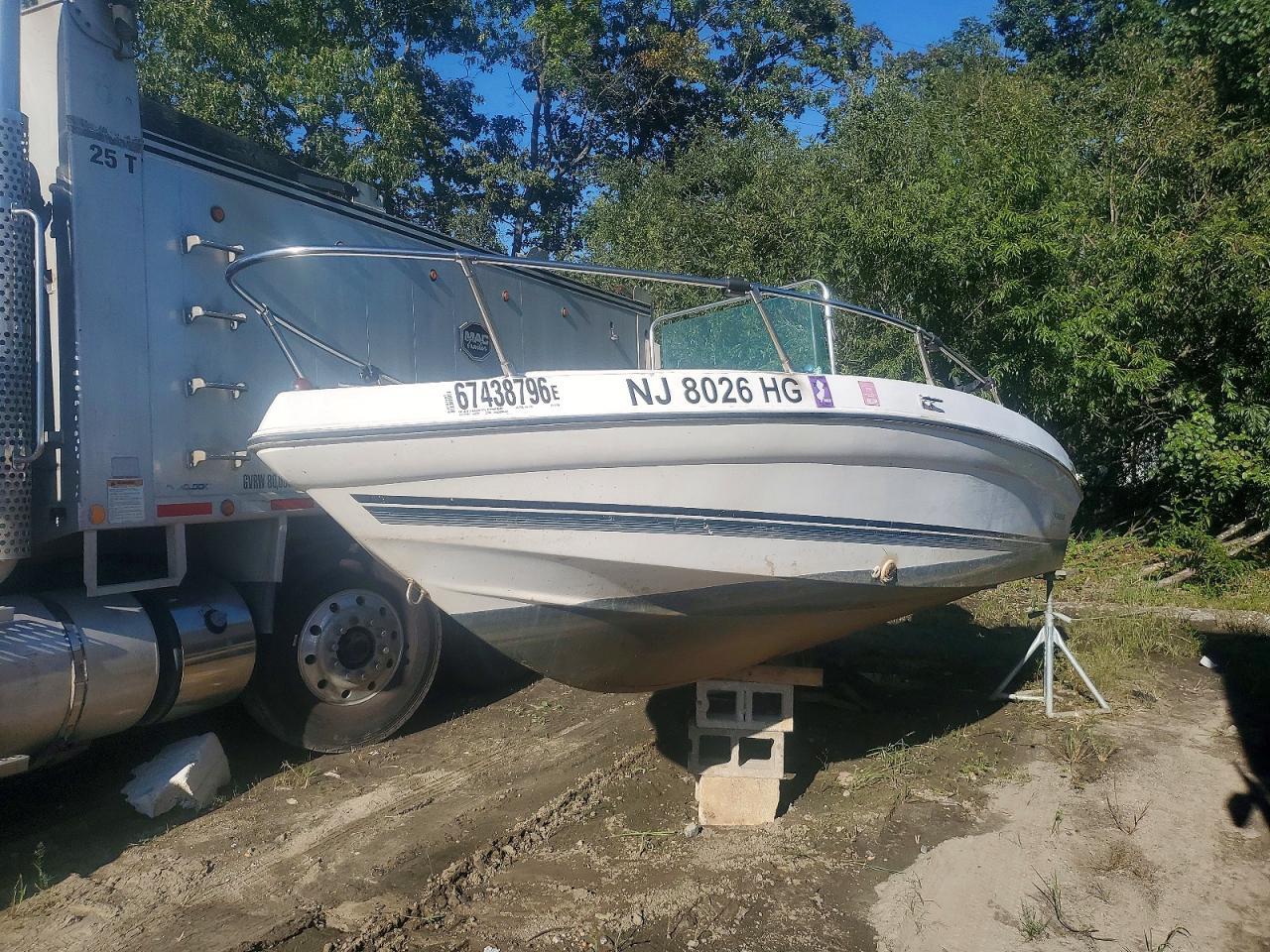 1998 Seaswirl 1730 CC Stripper-Boat