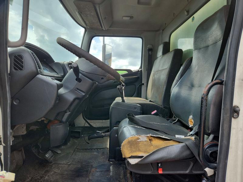 2013 Hino 258/268 BOX Truck