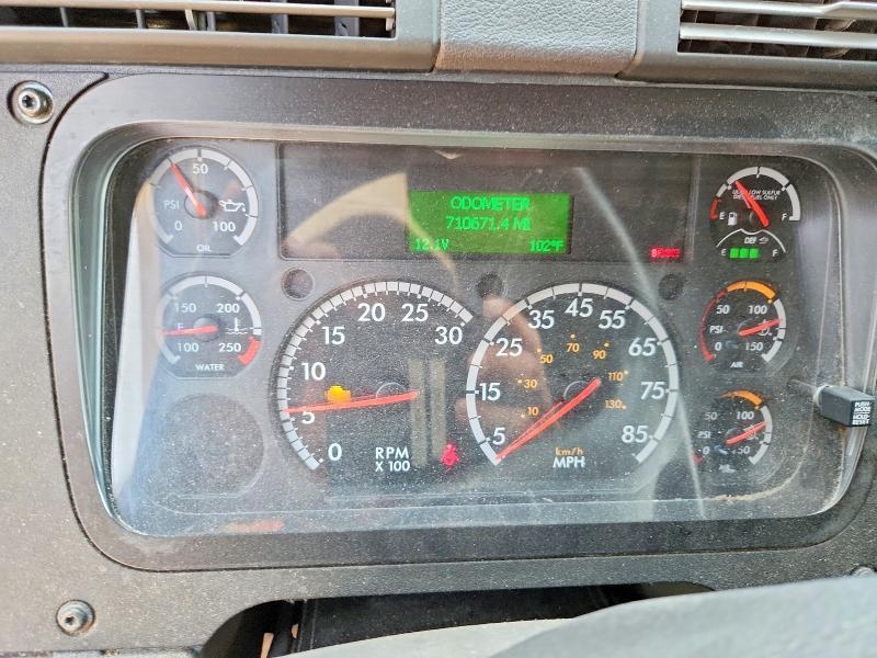 2017 Freightliner Cascadia 125 Semi Truck