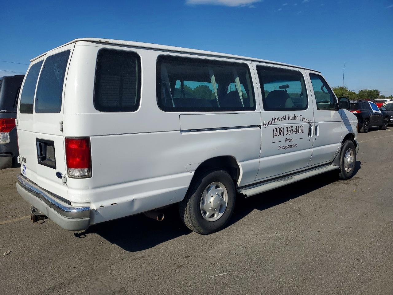 2001 Ford Econoline E350 Super Duty Wagon