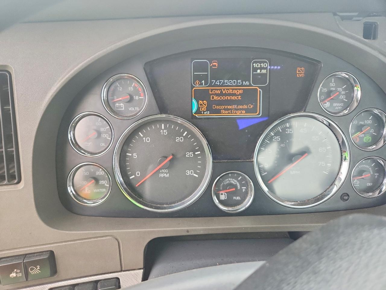 2015 Kenworth T680 Semi Truck