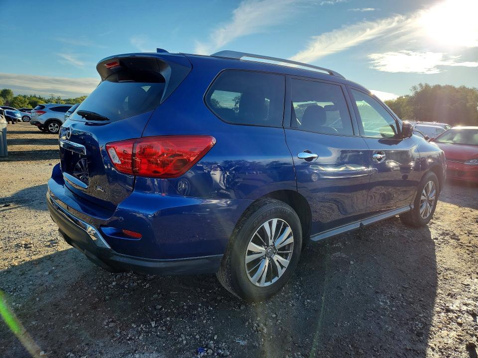 2019 Nissan Pathfinder SL