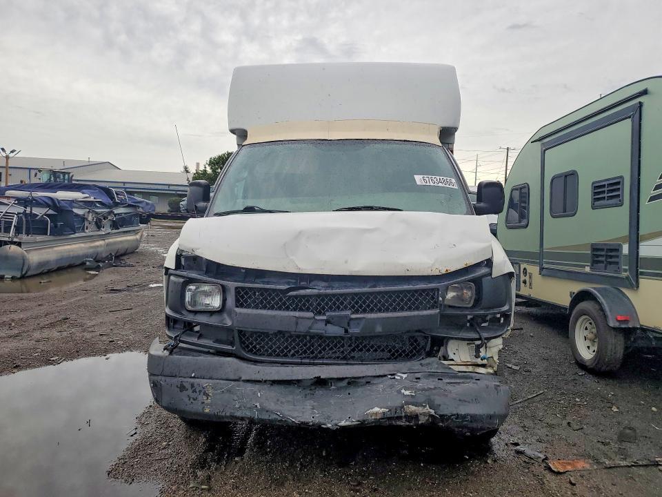 2014 Chevrolet Express Delivery Truck