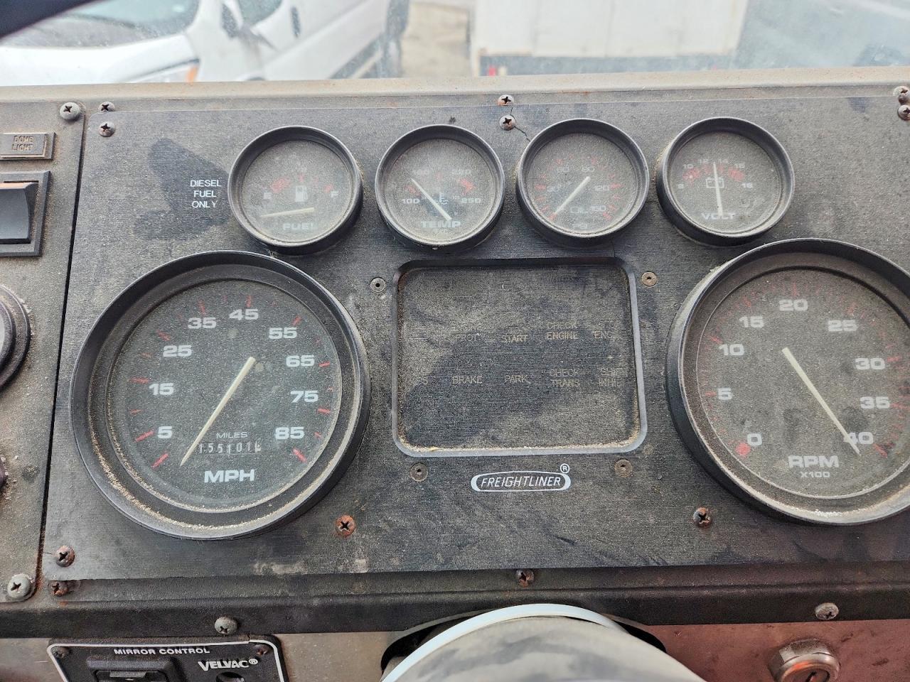 2001 Frht - Freightliner 2001 Freightliner MT55 Delivery Van