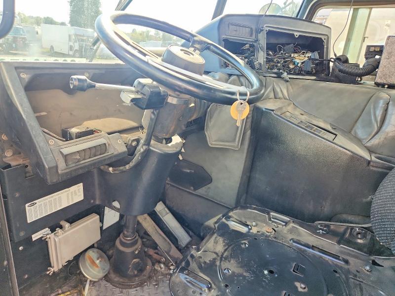 2010 Peterbilt 320 Packer Garbage Truck