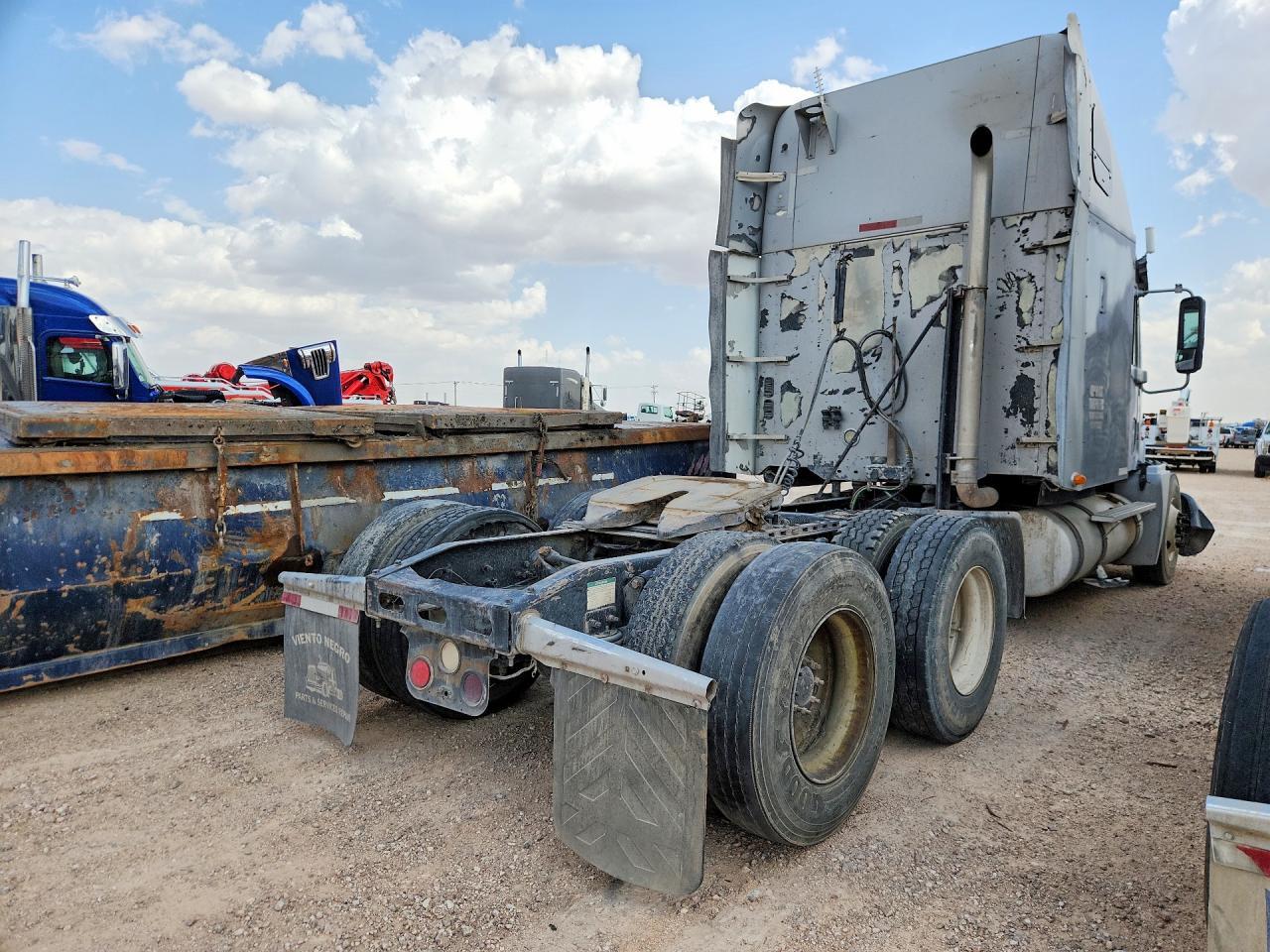 2007 Freightliner Columbia 120 Semi Truck