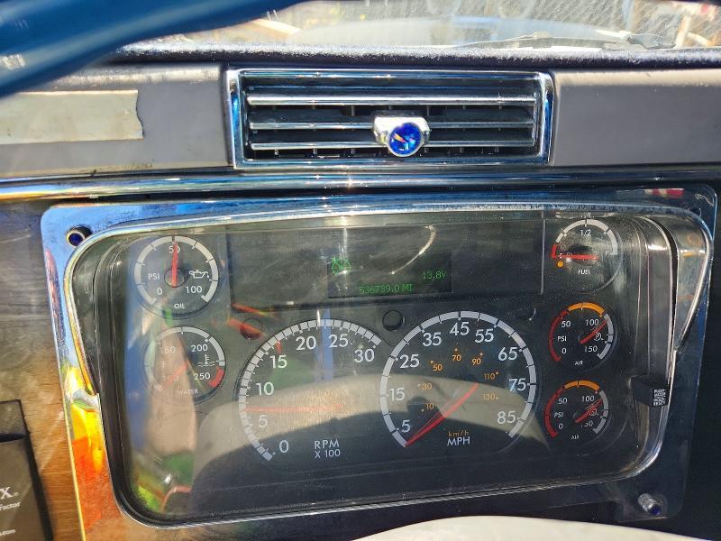 2007 Freightliner Columbia 120 Semi Truck
