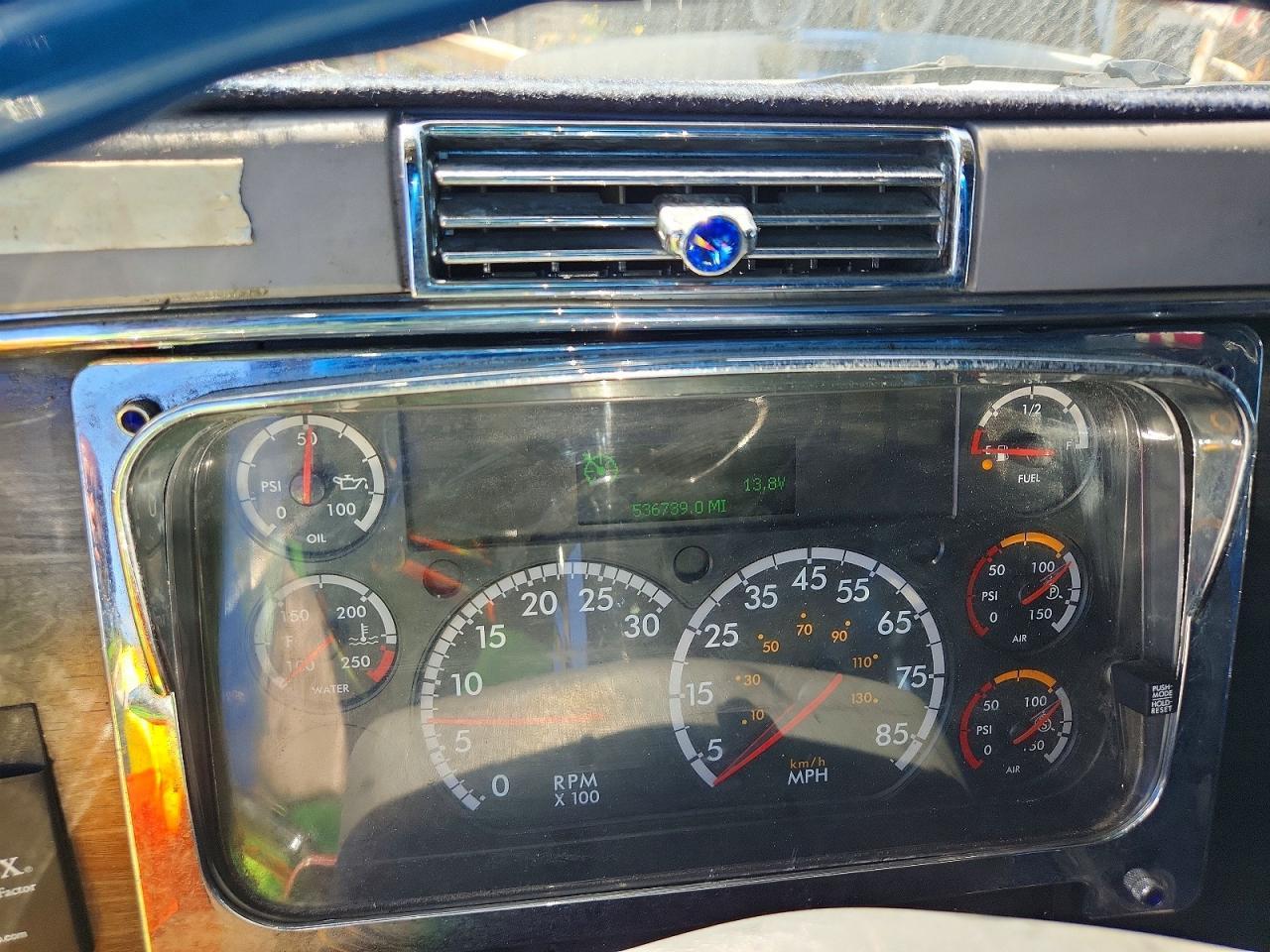 2007 Freightliner Columbia 120 Semi Truck