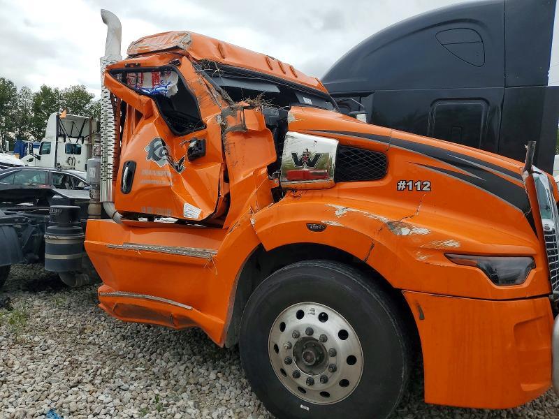 2026 Western Star 2026 Western Star 57X Chassis Semi Truck
