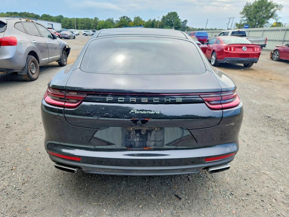 2017 Porsche Panamera 2