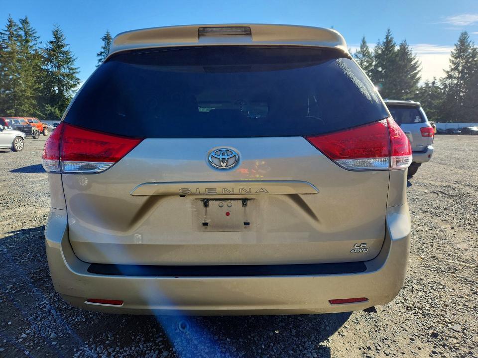 2014 Toyota Sienna LE