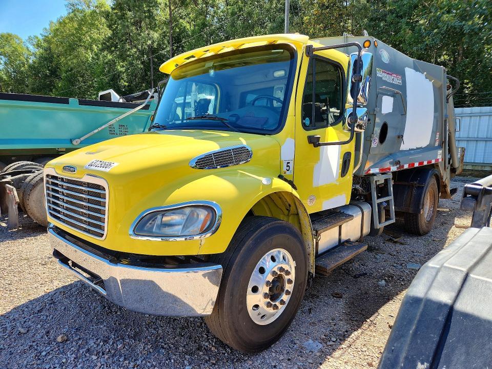2015 Freightliner Business Class M2 Refuse Truck
