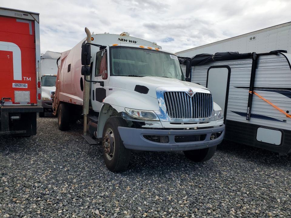 2011 International 4400 Refuse Truck