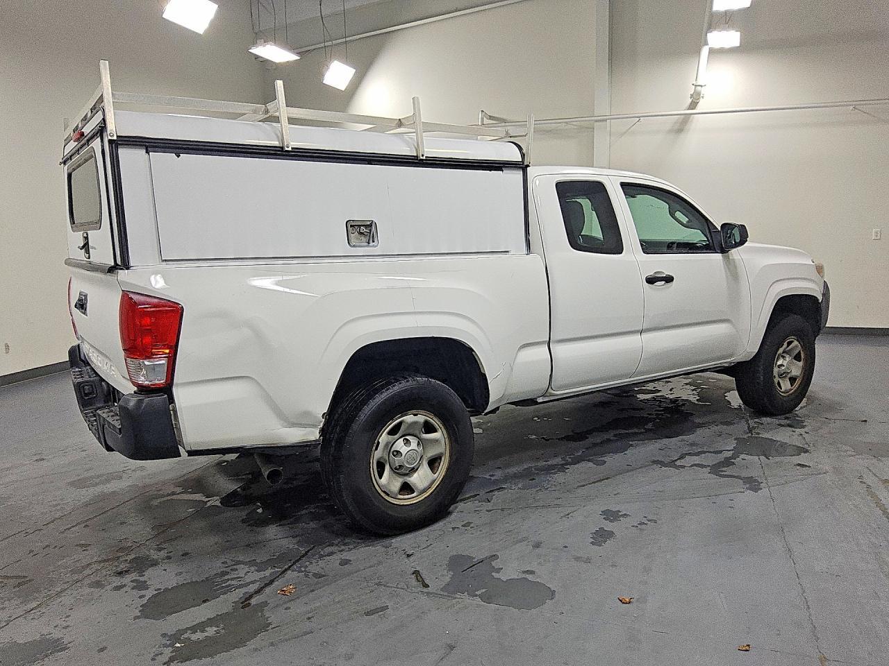 2017 Toyota Tacoma SR