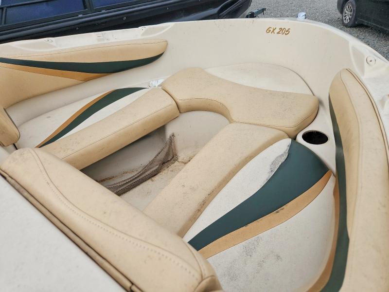 2000 Glastron Boat