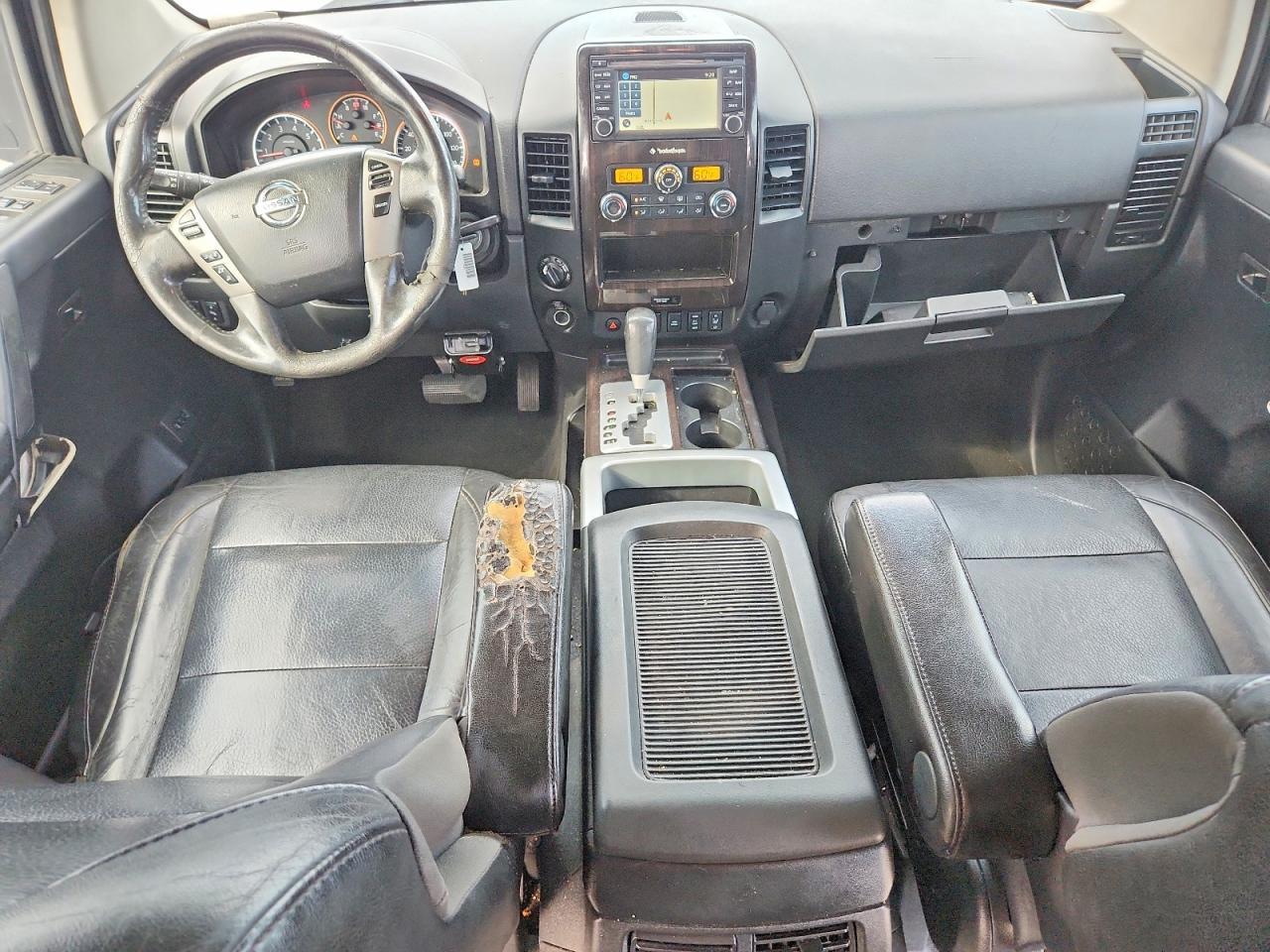 2014 Nissan Titan SV