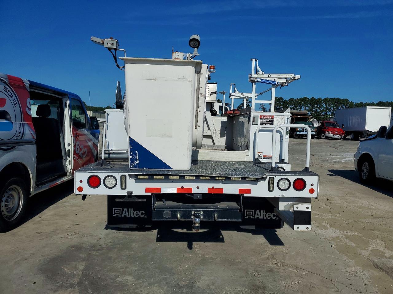 2017 Ford F450 Super Duty Bucket Truck