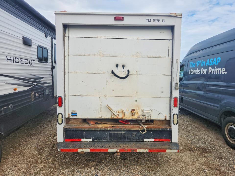 2003 GMC Savana Cutaway G3500