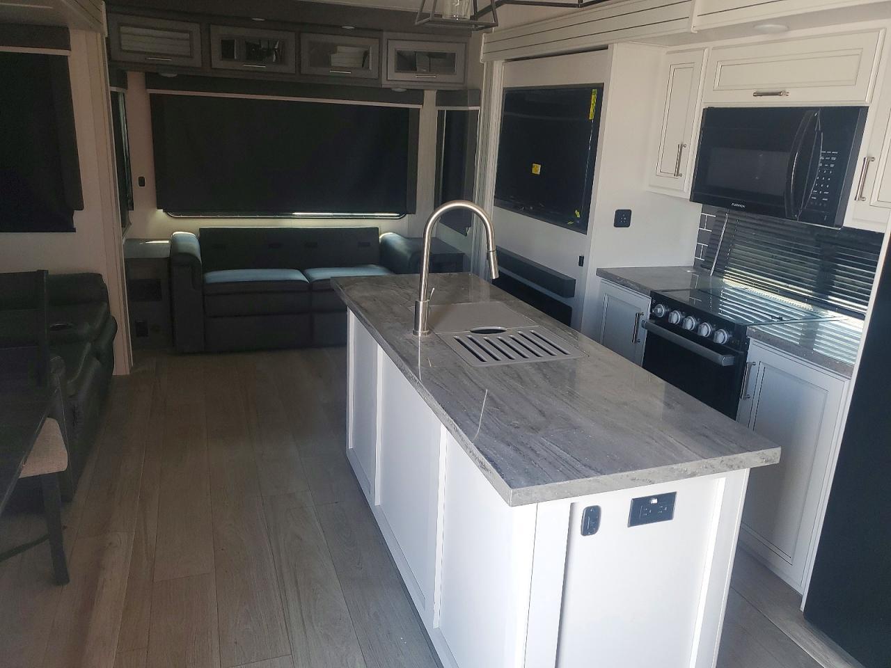 2025 Key Stone Recreational Vehicle (RV)