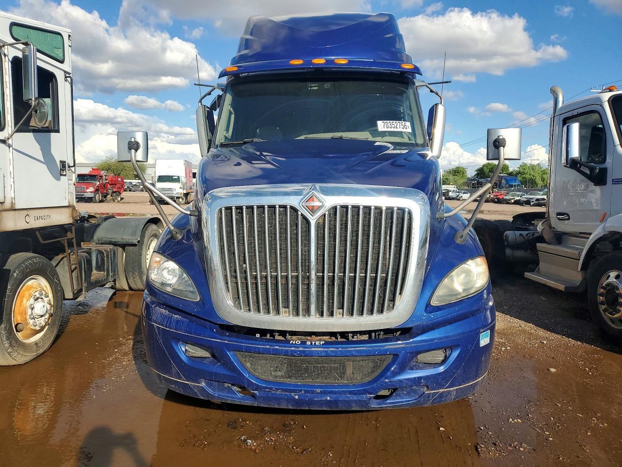 2016 International Prostar Semi Truck