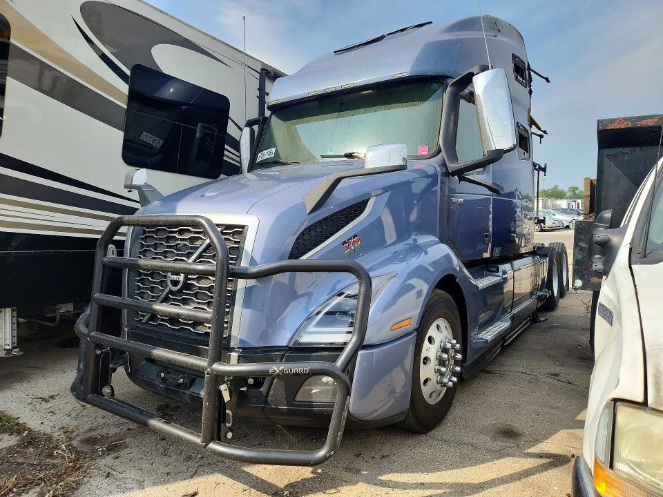 2019 Volvo VNL Semi Truck