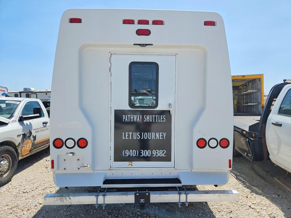 2011 Ford E350 Shuttle Bus