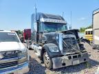 2018 Freightliner 122SD Semi Truck