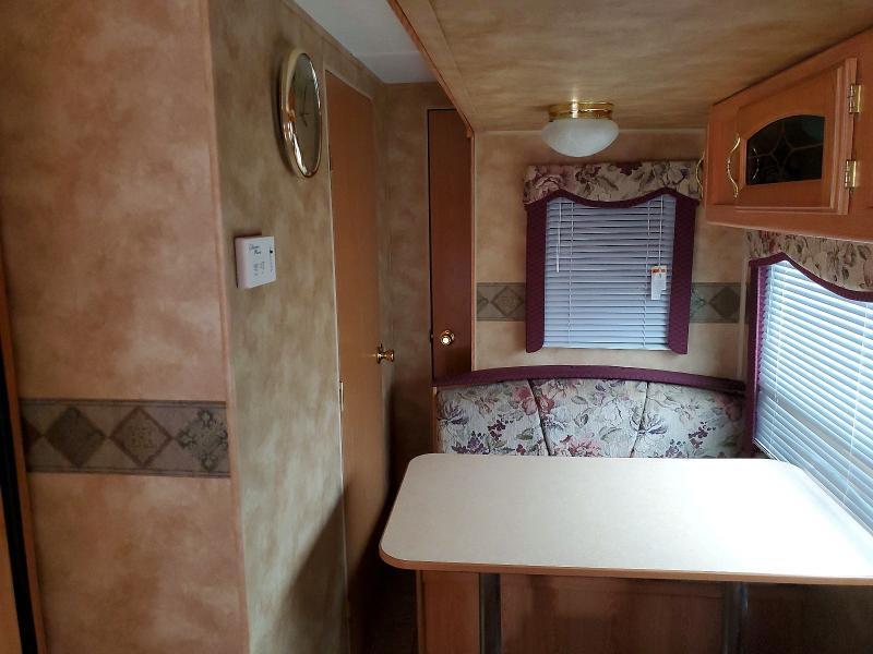 2006 Keystone Hornet Camper