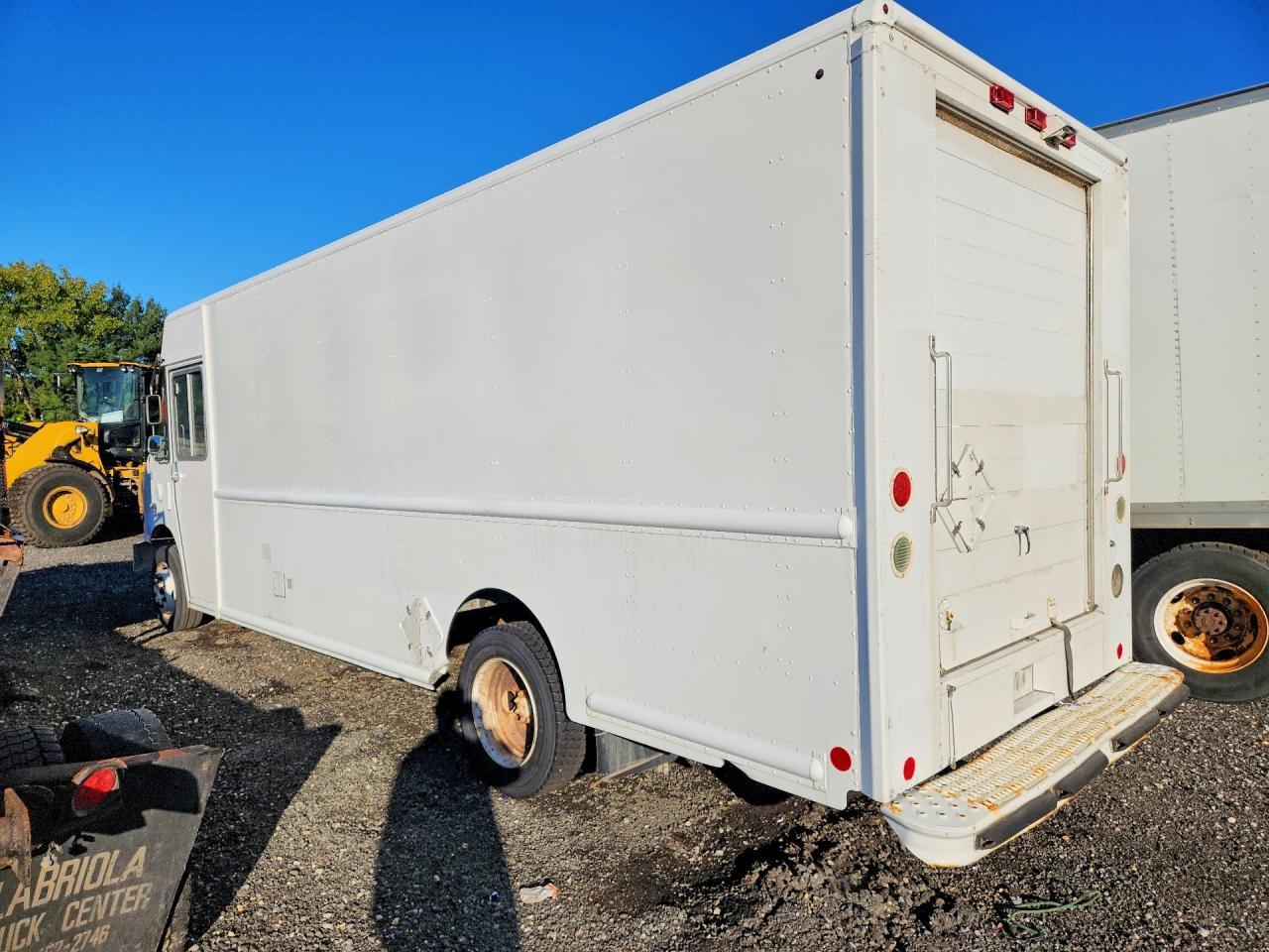2013 Freightliner MT45 Chassis Delivery Truck