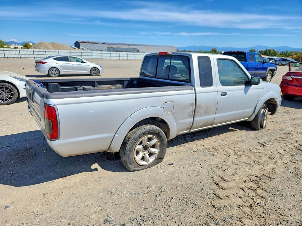 2004 Nissan Frontier Standard