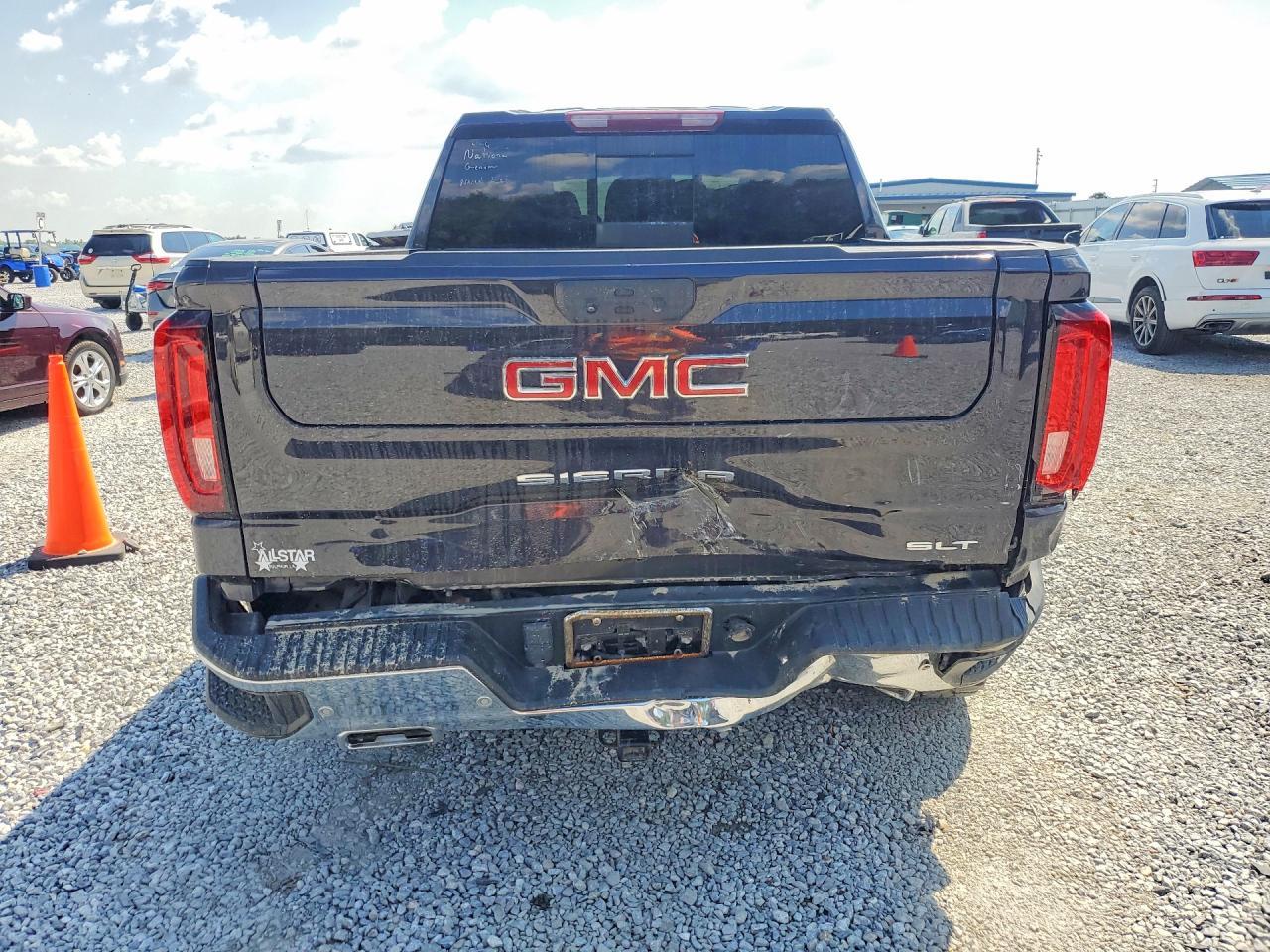 2024 GMC Sierra K1500 SLT