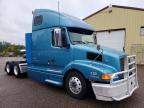 2000 Volvo VNL Semi Truck
