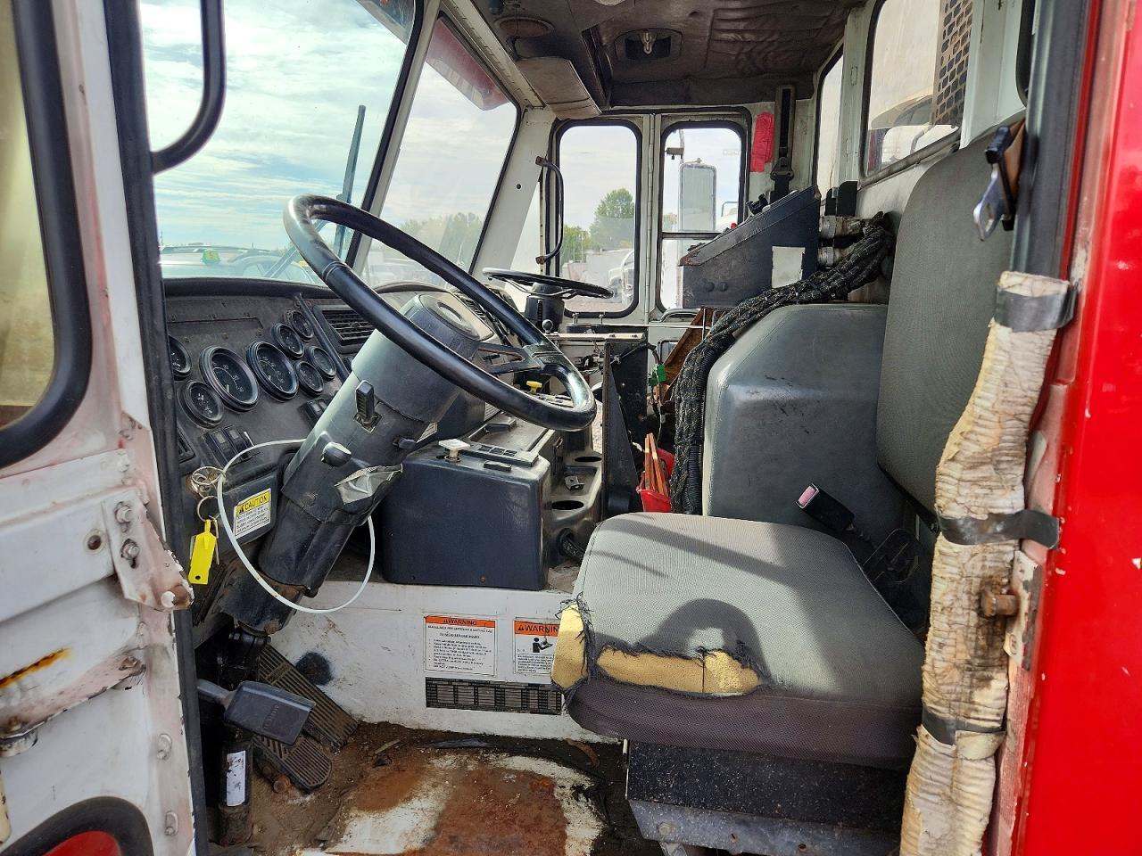 2006 Crane Carrier Low Entry Refuse Truck